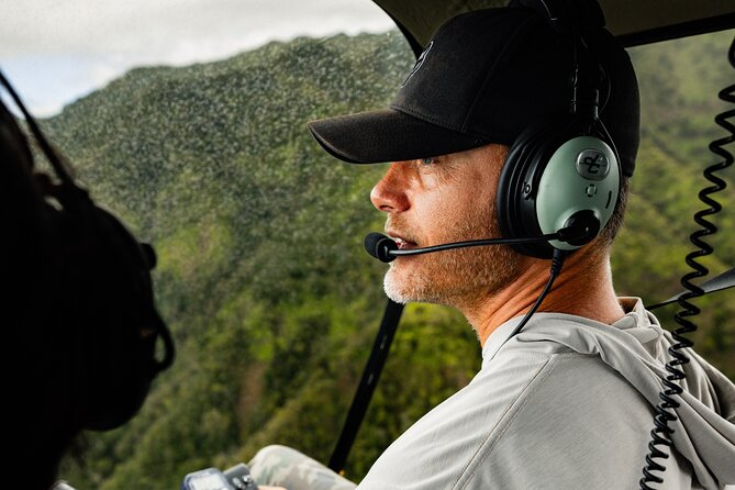 Air Kauai: Ohana (doors-ON) Helicopter Tour - Pilots and narration: what makes the flight feel complete