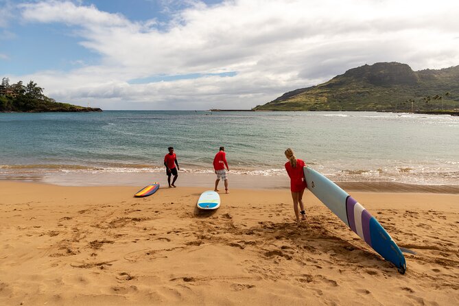 Group Surf Lesson at Kalapaki Beach - Choosing Waves on a Beginner/Intermediate Reef Break