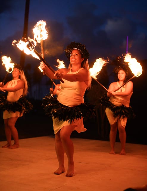 Kauai: Ahi Uila Fire Show with Dinner Option - 5:30 Arrival to the 7:00 Prompt Fire Show