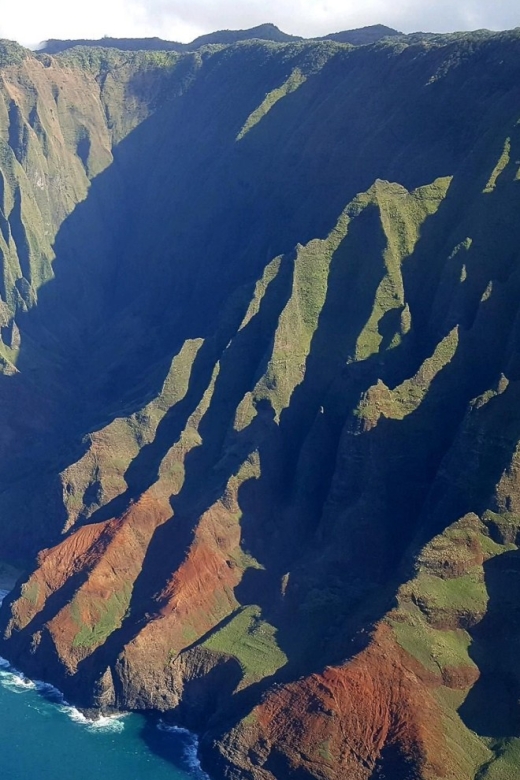 Kauai: Air Tour of Na Pali Coast, Entire Island of Kauai - Meet at Lihue Airport, then settle into the G8 AirVan