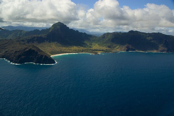 Kauai Airplane Tour: Na Pali Coast, Waterfalls & Window Seats - Manawaiopuna (Jurassic Falls): the waterfall you can’t unsee