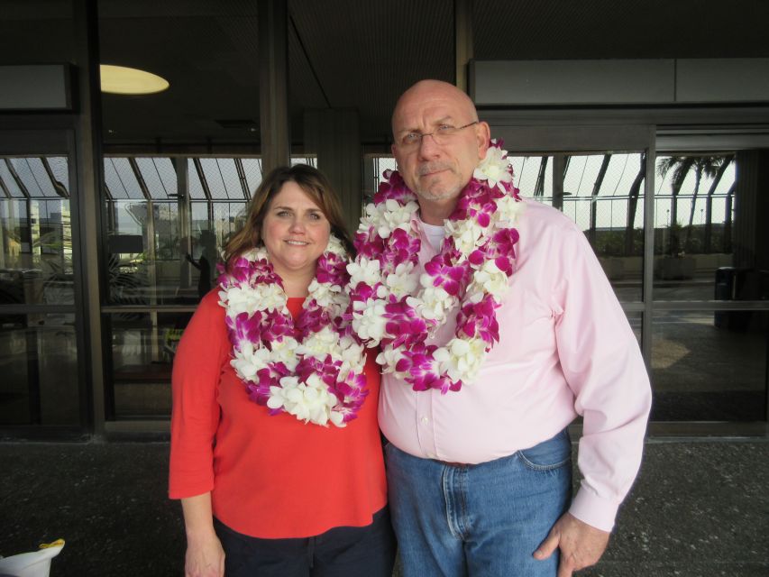 Kauai Airport Custom Lei Greeting - Choose Your Lei - Entering Lihue Airport With a Lei Waiting at Baggage Claim