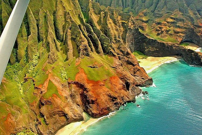 Kauai Cessna Private Air Tour - Inside the experience: 65 minutes of narration and photo time