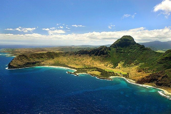 Kauai Deluxe Sightseeing Flight - Stop 4: Mt. Waialeale, the Crater and Waterfall Walls