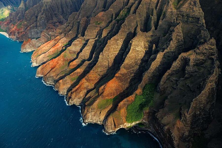 Kauai: Hughes 500 4-Passenger Doors-Off Helicopter Flight - Price value: what $369 buys in a 4-passenger doors-off experience