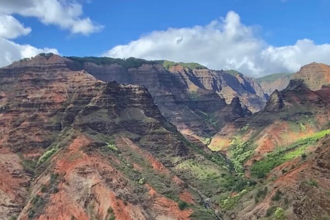 Kauai: Hughes 500 4-Passenger Doors-Off Helicopters - Waialeale: flying above the wettest spot on Earth