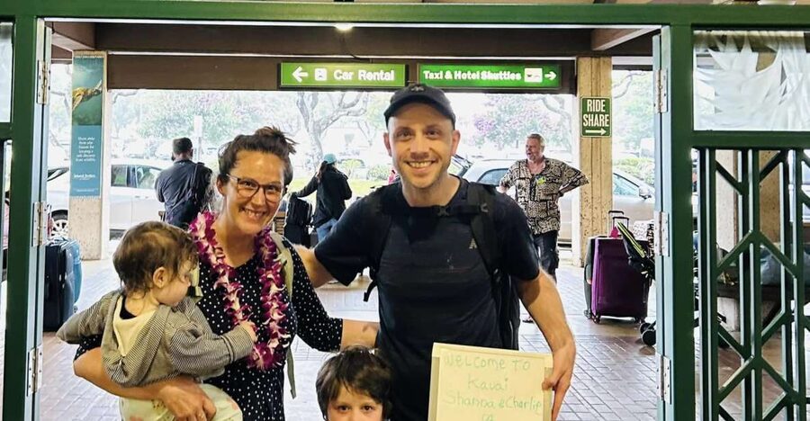 Kauai Lei Greeting - The Handwritten Name Sign and Family Photo Moment