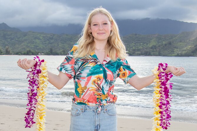 Kauai Lei Greeting at Lihue Airport - Souvenir Photos: A Memory That Doesn’t Require a Photographer