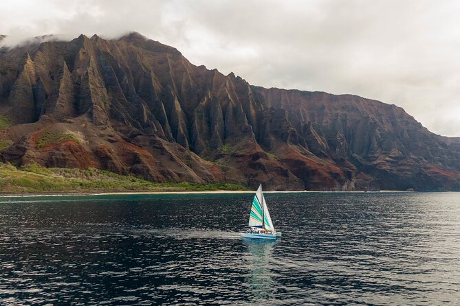 Kauai: Leila Na Pali Sunset Dinner Sail - Crew Stories and Local Culture Talk: It’s Not Just Scenery