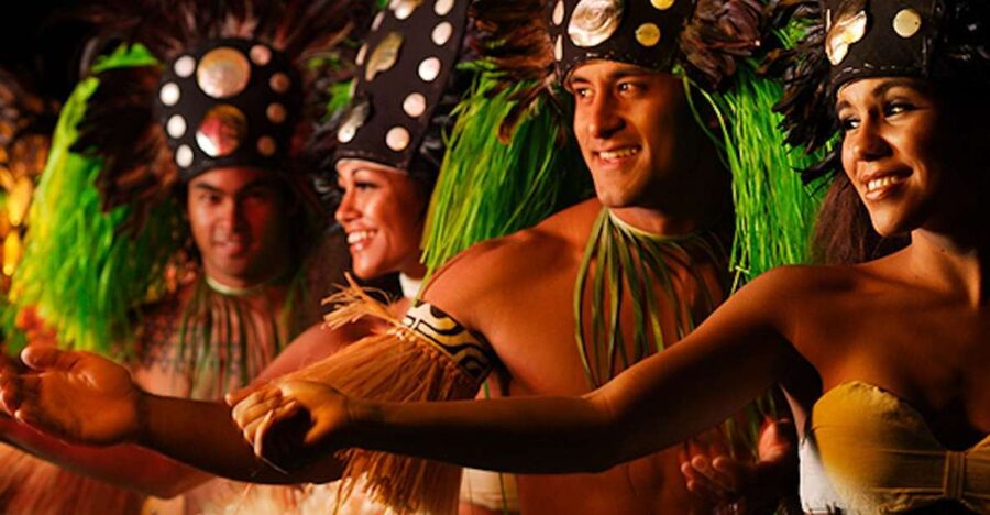Kauai: Luau Kalamaku with Buffet Dinner & Show - Kilohana Plantation at dusk: what you’re actually stepping into