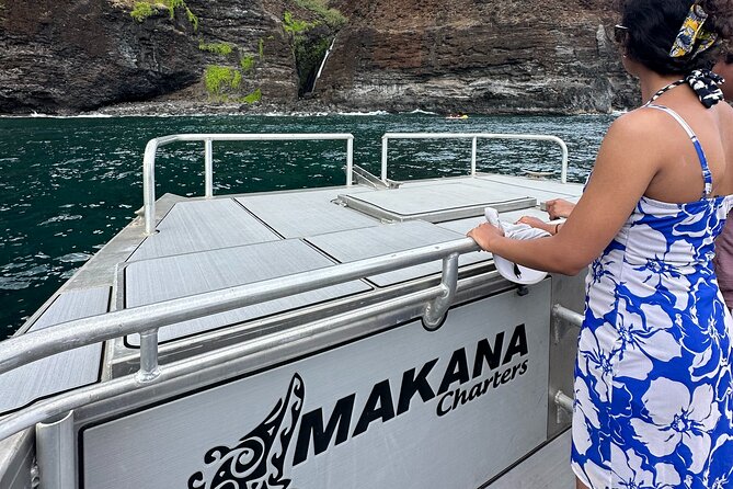 Kauai: NaPali Boat Tour on the Amelia K - Key things that make the Amelia K NaPali tour worth your time