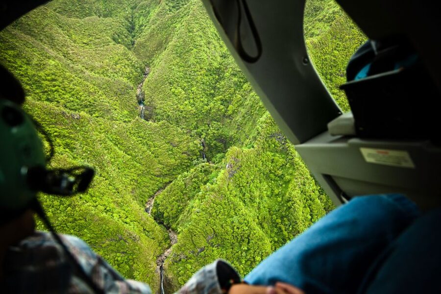 Lihue: Deluxe Waterfall Safari Helicopter Tour - Jurassic Falls: the movie moment, timed for maximum view