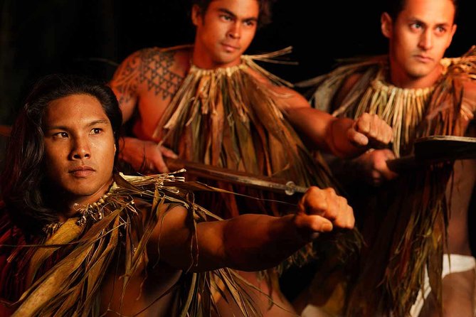 Luau Kalamaku on Kauai with Manor House 4-Course Dinner & Show - Entering Kilohana Plantation: the calm start that matters