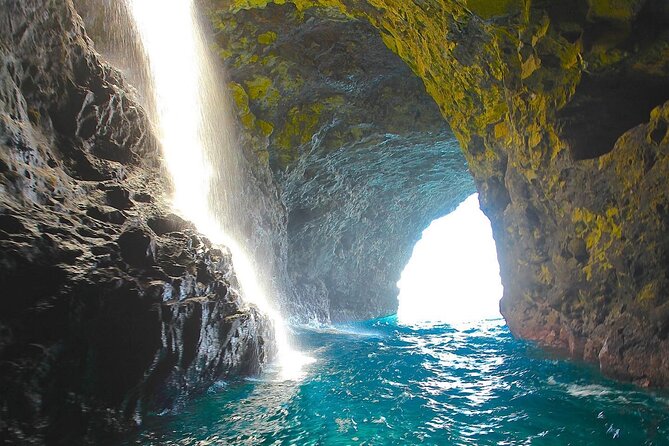 Nā Pali Coast Zodiac Raft Sea Caves Expedition on Kauai - The Ride Factor: Rough, Fast, and Not for Sensitive Bodies