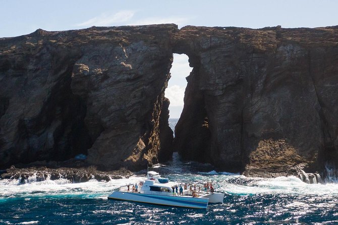 Ni'ihau and Na Pali Coast Snorkel Boat Tour - Niihau: the forbidden island story you can feel