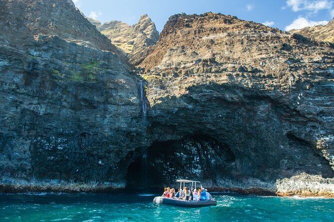 Nu'alolo Kai Beach Landing Raft Adventure - Sea caves and dolphin/turtle odds: what “conditions permitting” really means