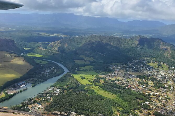 Private Kauai Airplane Tour - Hanale’i Bay and Hanale’i Valley: waterfalls and curves you can’t name from the road