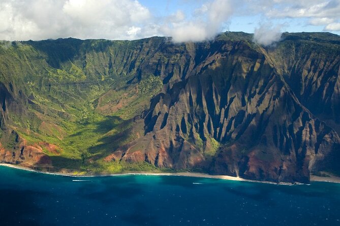 Private Kauai Airplane Tour: Na Pali Coast, Waterfalls & More - Waimea Canyon: the Pacific’s Grand Canyon look