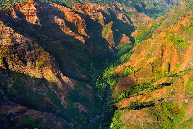 Self-Guided Audio Driving Tour in Kauai - Hanapepe: Plantation-Era Buildings, Artists, and a Swinging Bridge Break